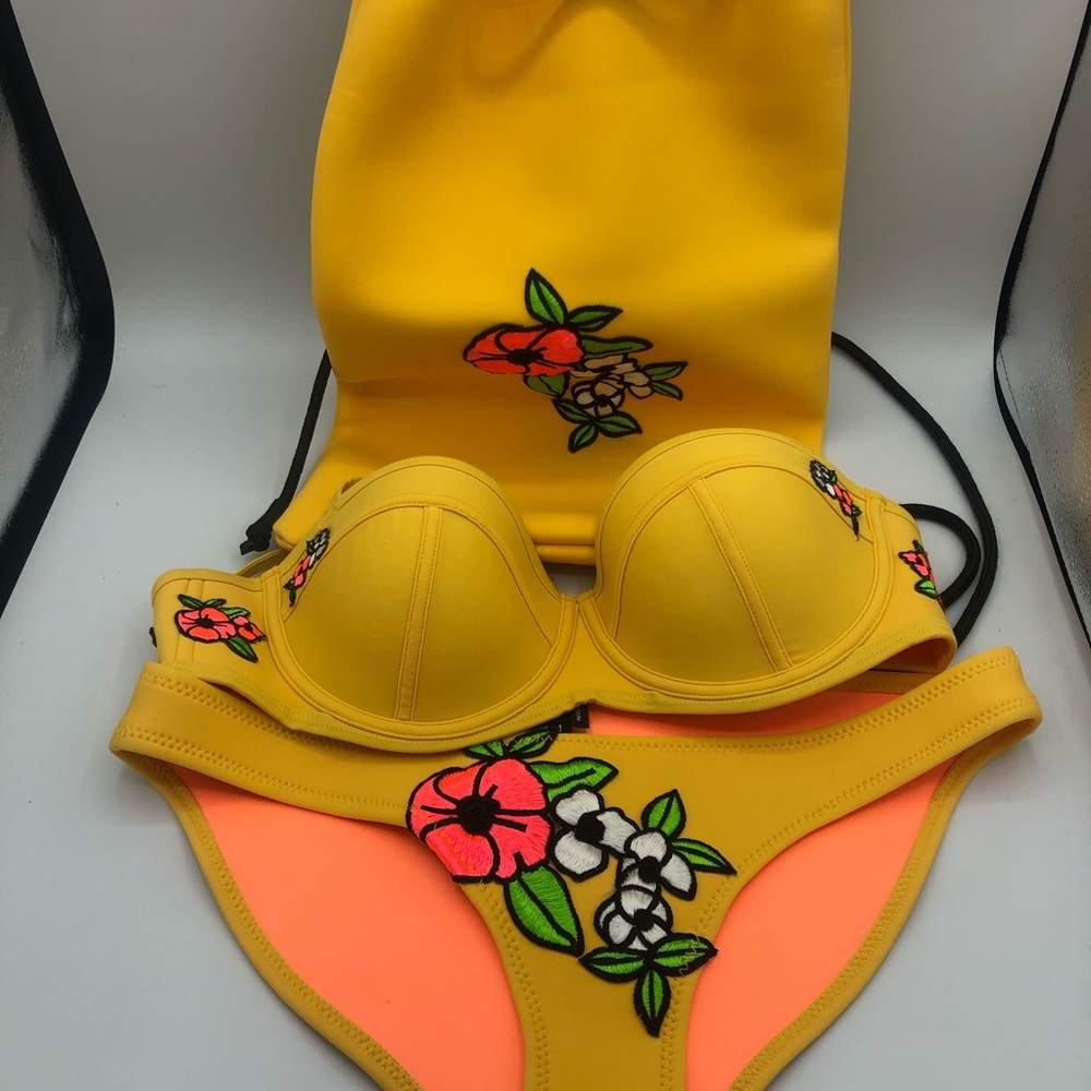 Triangl Swimwear Bikini Floral Swimsuit Set NWOT